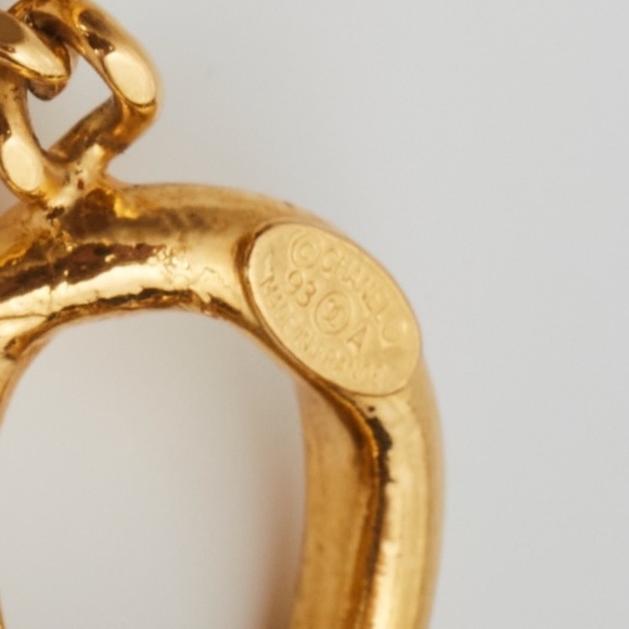 CHANEL LOGO COIN MEDALLION CHARM GOLD CHAIN NECKLACE BELT (1993) 26inch - Picture 13 of 16